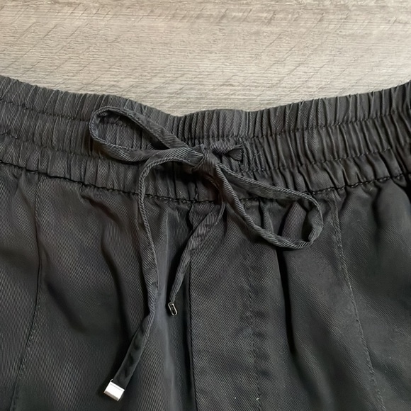 GAP, Jogger, Size 6 Regular, Elastic Waist, Pockets, Black, 100% tencel - Picture 3 of 5